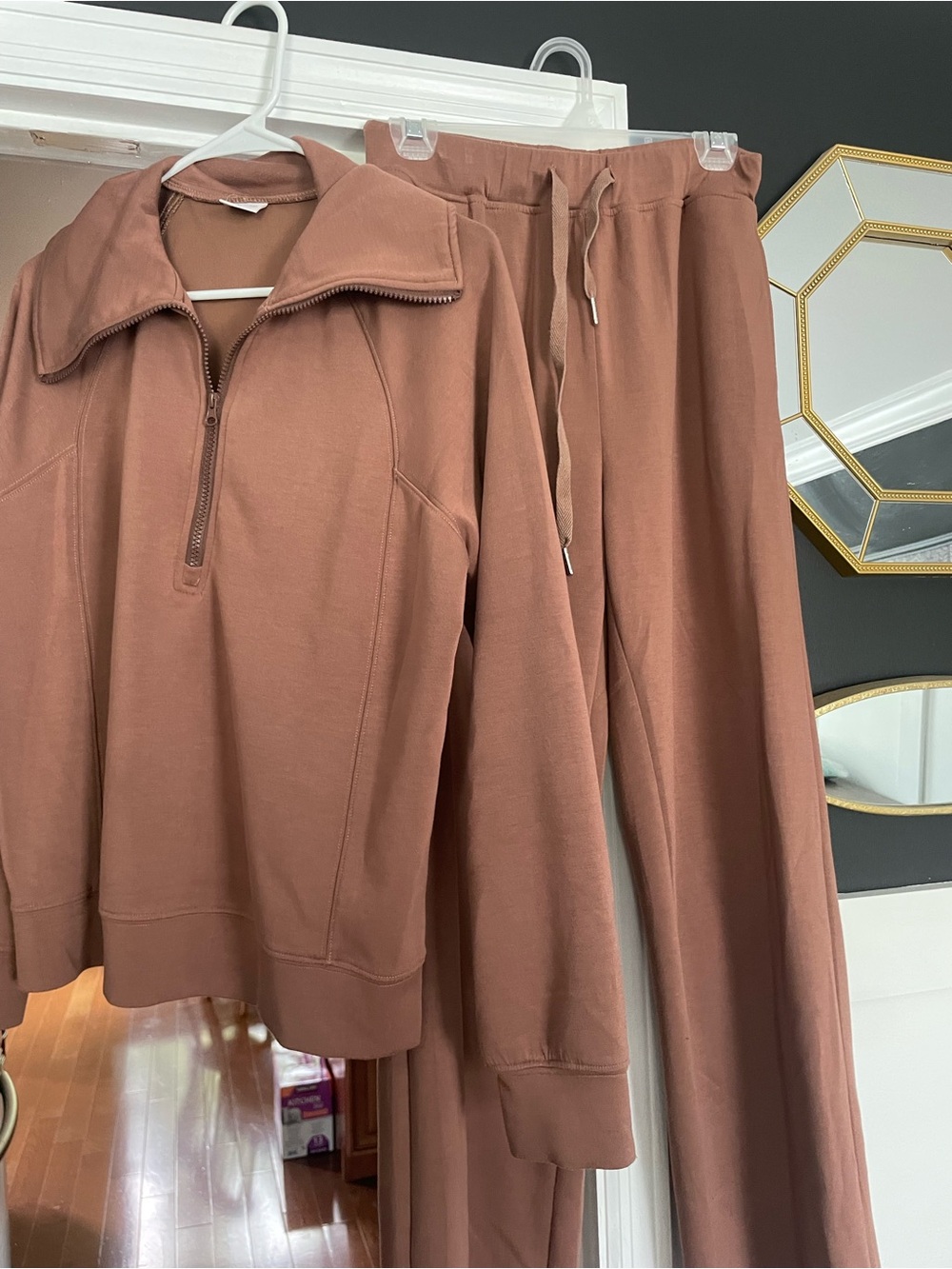 Amazon Women's Two-Piece Half-Zip Sweatshirt & Drawstring Joggers - Rust Brown